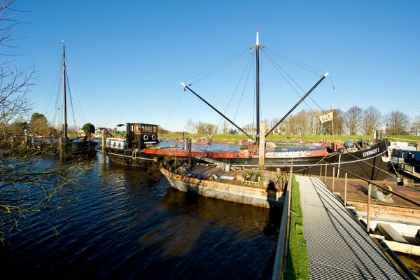 Historische Funda-parel voor €325.000 biedt ultieme vrijheid op het water 2443254364