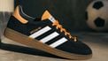 Adidas dropt 'Ajax Spezial' sneakers à €120 in stijl nieuw uitshirt