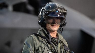 Dit salaris verdien je als F-35 piloot in het leger en zo word je het
