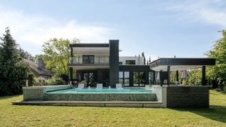 Funda-villa voor relatief lage prijs biedt je een multimiljonairsleven