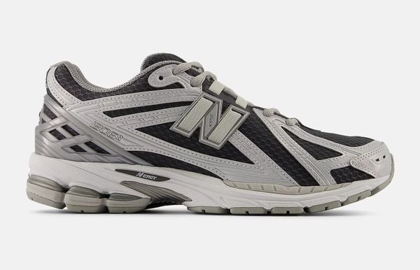 new balance 1906R met 40 procent korting nieuwe sneakers zilver metallic