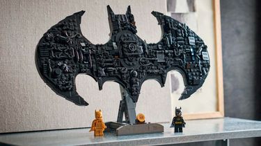 LEGO DC 76330 Batman Logo 2