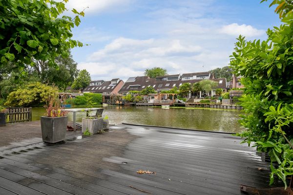 funda huis zwembad aan water tuin arnhem vlonder (2)