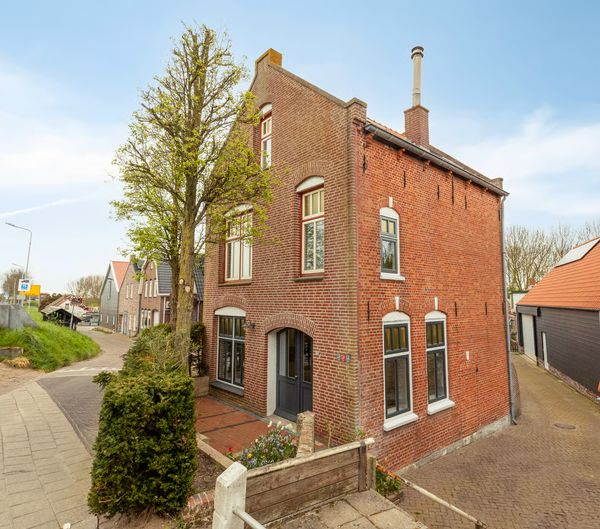 Funda-parel à €280.000 is herenhuis bij haven aan Nationaal Park oosterschelde zeezicht haven