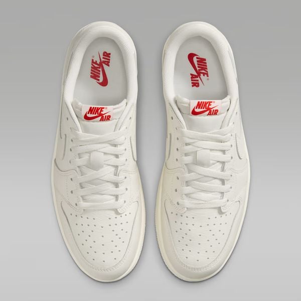 Nike Air Jordan 1 Retro Low 'Medium Olive and Summit White' off white HQ6998-100 gebroken witte sneakers