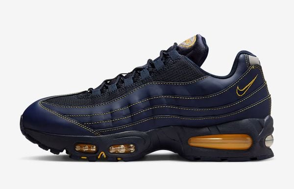 nike air max og donkerblauwe sneakers in de zomer-sale 2025 met dikke korting