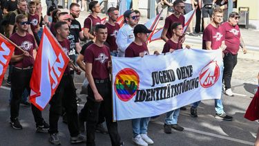 Extreemrechts is olievlek in samenleving 'Parallellen met nazi-tijd'