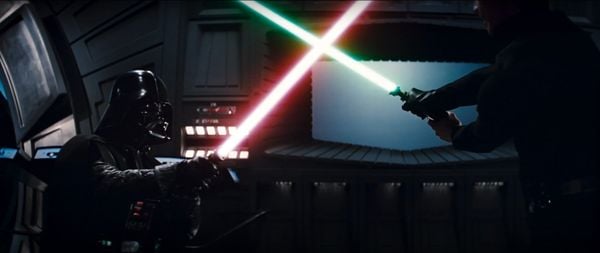 Darth Vader ‘The Empire Strikes Back’ Hero Dueling Lightsaber Auction veiling wapen