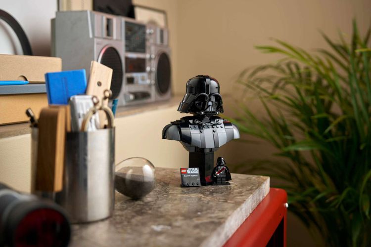 LEGO 75439 Darth Vader Bust 44