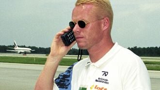 11 onbetaalbare looks van Nederlandse voetballers in de jaren 90, Ronald Koeman
