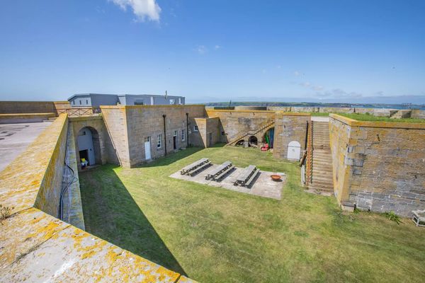 fort te koop eiland kasteel wales thorne island