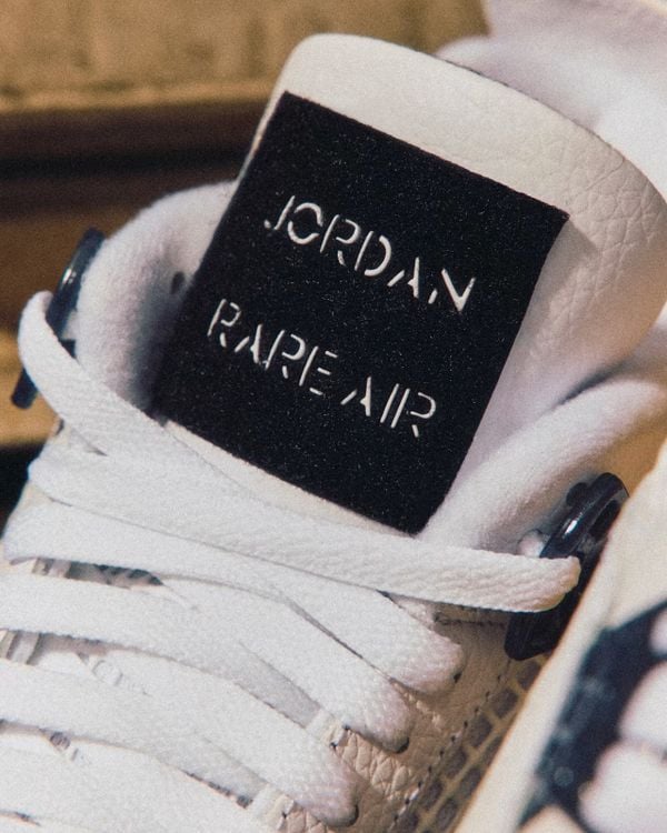 Air Jordan 4 Rare Air Tour Yellow iconische sneakers na 20 jaar terug in originele kleuren