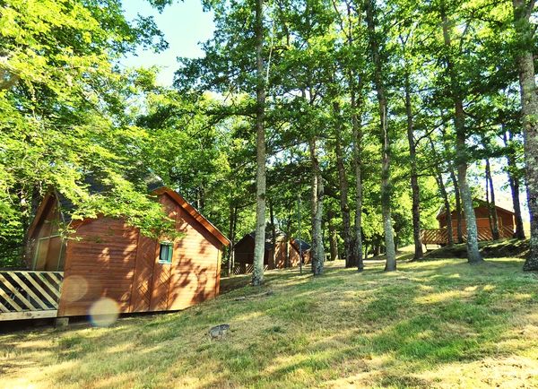 glamping chaletpark camping les deux te koop voor 295000 euro aan franse rivier creuse strandje mobile home groen