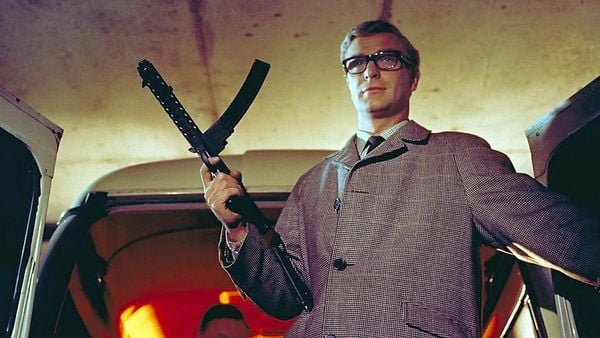 Anti-James Bond met Dark Knight-ster is dé kijktip voor 007-fans 333