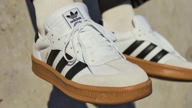 Adidas dropt Samba XLG-sneakers, de ultieme skate-voetbalmix