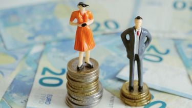 Tot deze leeftijd cashen vrouwen nu meer en is de loonkloof gedicht