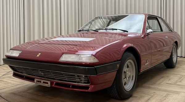 tweedehands Ferrari 365 GT4 2+2 uit 1975 te koop voor 49.500 euro modaal inkomen 2026 oldtimer occasion