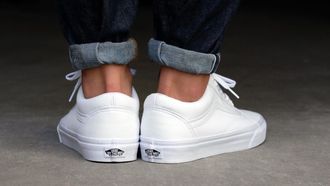 10 witte zomersneakers