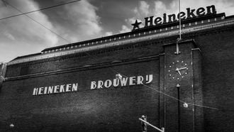 Heineken zoekt een nieuwe bestuursvoorzitter. Wie de baan krijgt, stapt in een functie die 133 keer zoveel betaalde als gemiddeld.