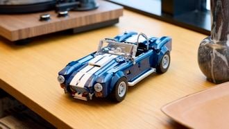 Nieuwe LEGO Shelby Cobra kost 20.000 keer minder dan de echte