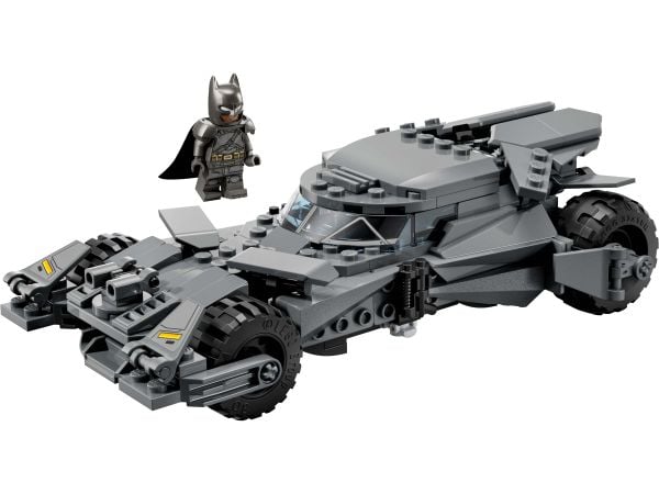LEGO DC 76331 Batman v Superman Batmobile 22
