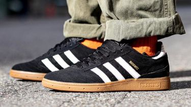 Adidas mixt in heerlijke sneakers van €90 voetbal en skateboarden