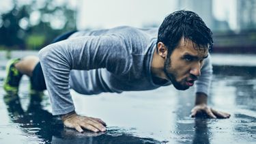 Zo voorkom je de push-up blessure die bijna iedereen ervaart
