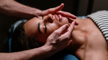 Massage masseur salaris inkomen verdien verdienen verdient massagetherapeut beroep