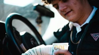 Het nieuwe minimumloon per leeftijd vs het salaris als vakkenvuller