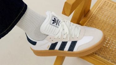 Adidas gooit Samba XLG-sneakers in uitverkoop voor 91 euro