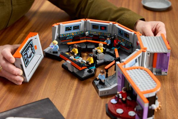 LEGO 11385 U.S.S. Enterprise NCC-1701 Bridge