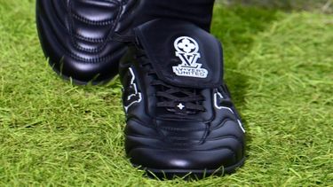 Louis Vuitton dropt voetbal-sneakers voor totaal bizarre prijs