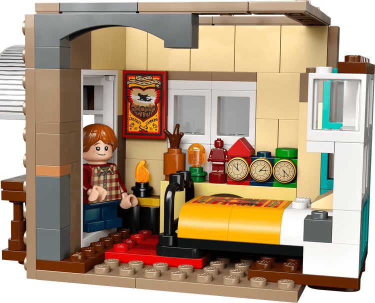 LEGO Harry Potter 76437 The Burrow 2