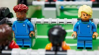 LEGO Ideas 21337 Foosball Table, voetbaltafel, korting, minifiguren, voetbal, minifiguren, diversiteit