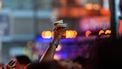 Zoveel kost een biertje op Lowlands 2025. Geen munten meer, maar cashless betalen aan de bar. Bekijk hier de nieuwe drankprijzen.