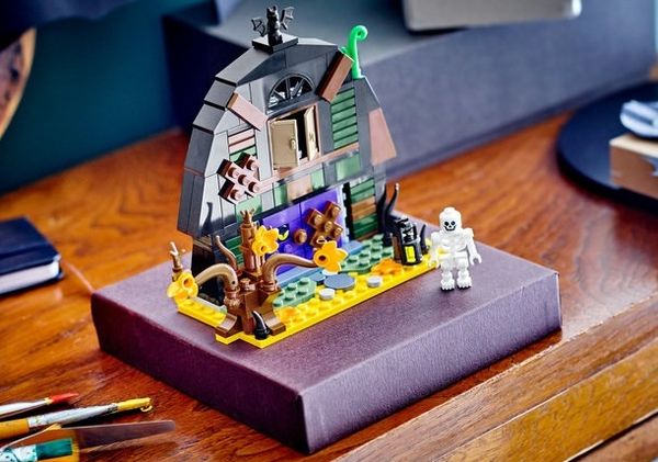LEGO HALLOWEEN SETS