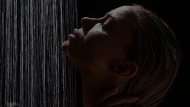 Beter slapen door nieuwe donkere hype dit zegt de wetenschap