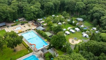 Beste kleine camping van Nederland staat te koop, inclusief huis