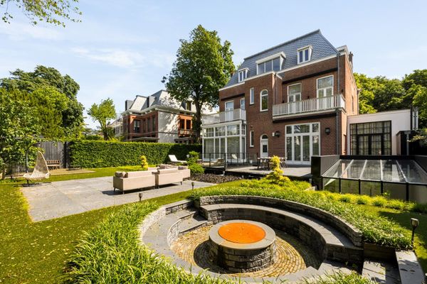 Funda-parel- duurste huis Den Haag heeft bioscoop, zwembad en autolift 24444