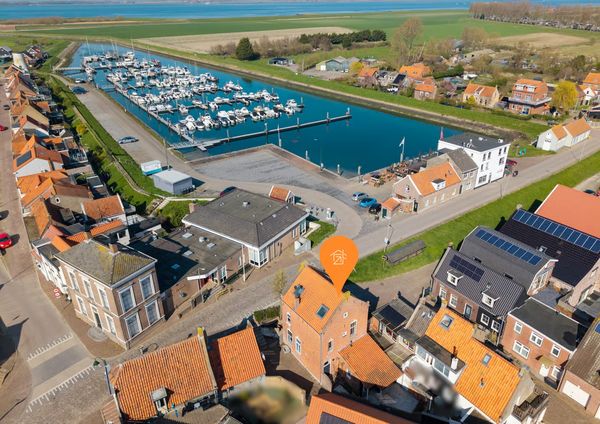 Funda-parel à €280.000 is herenhuis bij haven aan zee Nationaal Park de oosterschelde zeeland
