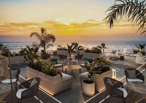 Deze rooftop bar biedt de ultieme combinatie van cocktails, zonsondergang en wellness. 