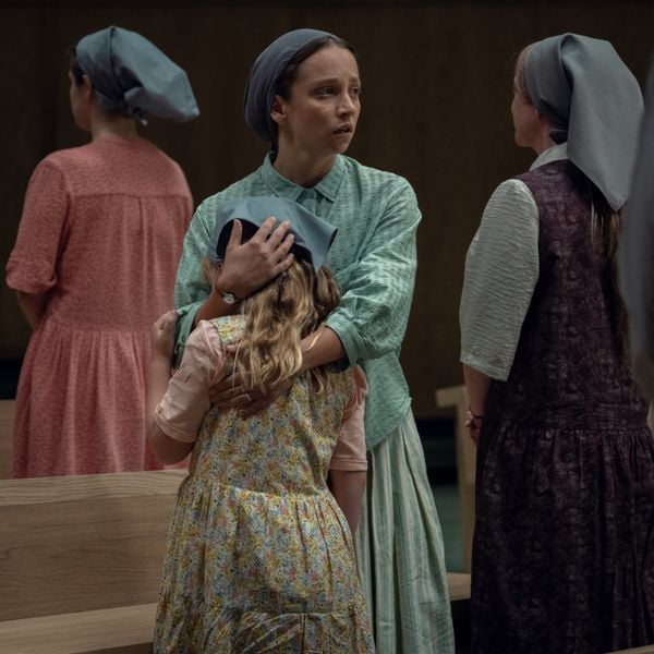 unchosen serie sekte asa butterfield netflix