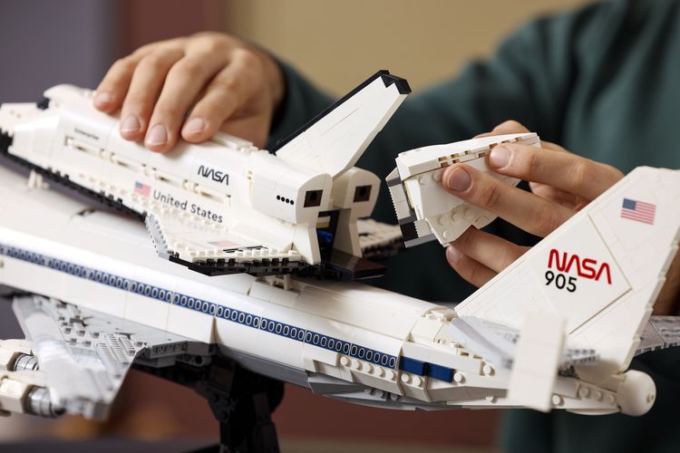 LEGO Icons 10360 Shuttle Carrier Aircraft