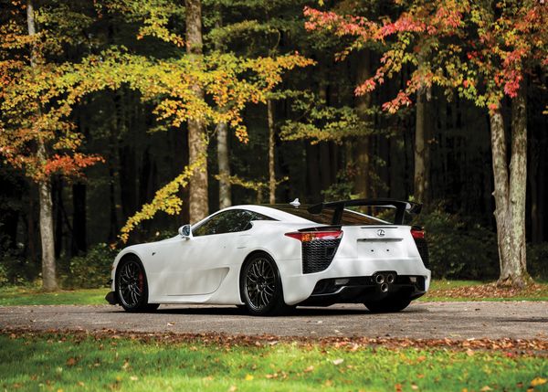 Beste auto ooit gemaakt volgens Jeremy Clarkson Lexus LFA tweedehands occasion.