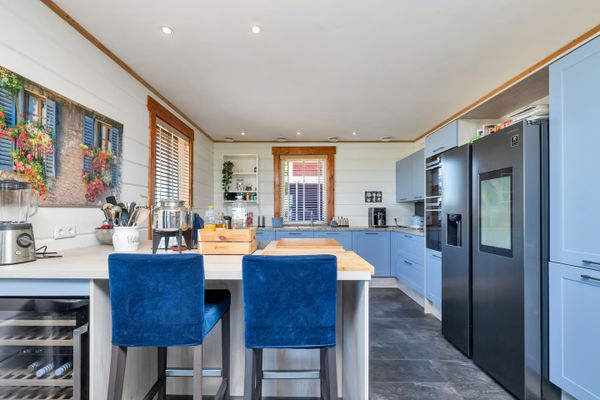 Funda-parel mét B&B op eiland nu voor €100K onder de vraagprijs keuken