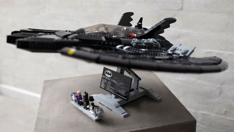 LEGO UCS 1989 Batwing 76161