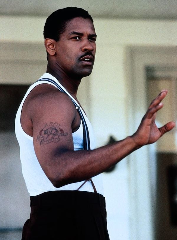 tanktop uniqlo 7,90 euro perfect kleding item hittegolf 2026 denzel washington devil in a blue dress