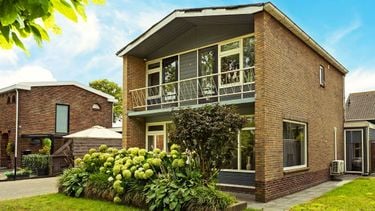 Funda-parel à €325.000 ligt aan park in havenstad met surfspot