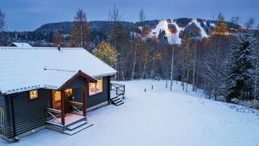 Modern huis in Zweden kost €192.000 met skipiste als achtertuin