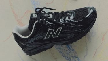 New Balance dropt hype-sneakers 2025 in het zwart voor €130